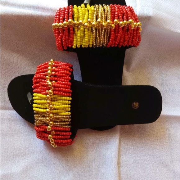 Hand beaded slippers - Picture 4 of 6